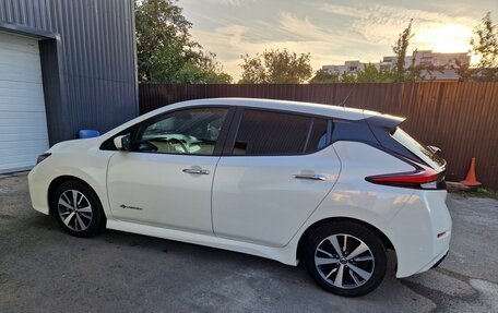 Nissan Leaf II, 2018 год, 1 800 000 рублей, 7 фотография