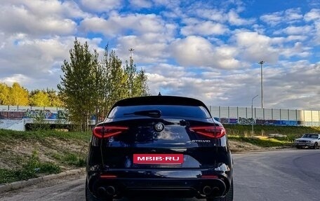 Alfa Romeo Stelvio, 2018 год, 5 690 000 рублей, 5 фотография