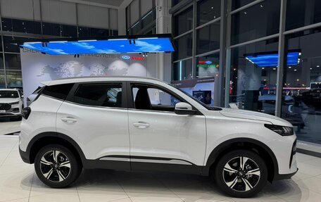 Chery Tiggo 4 I рестайлинг, 2024 год, 2 401 000 рублей, 6 фотография