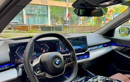 BMW 5 серия, 2023 год, 8 280 000 рублей, 6 фотография