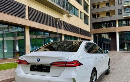 BMW 5 серия, 2023 год, 8 280 000 рублей, 15 фотография