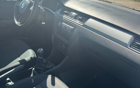 Skoda Rapid I, 2018 год, 950 000 рублей, 10 фотография