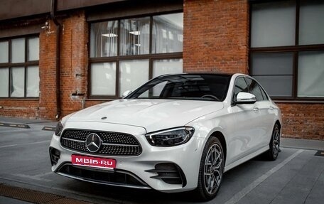 Mercedes-Benz E-Класс, 2022 год, 4 500 000 рублей, 1 фотография