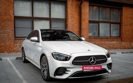 Mercedes-Benz E-Класс, 2022 год, 4 500 000 рублей, 2 фотография