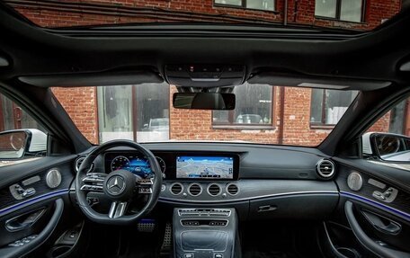Mercedes-Benz E-Класс, 2022 год, 4 500 000 рублей, 12 фотография