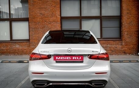 Mercedes-Benz E-Класс, 2022 год, 4 500 000 рублей, 7 фотография