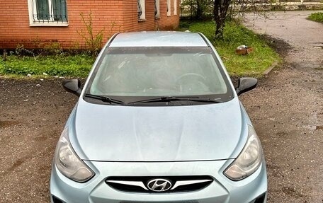 Hyundai Solaris II рестайлинг, 2013 год, 620 000 рублей, 4 фотография