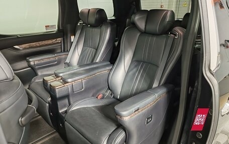 Toyota Alphard III, 2019 год, 5 450 000 рублей, 12 фотография