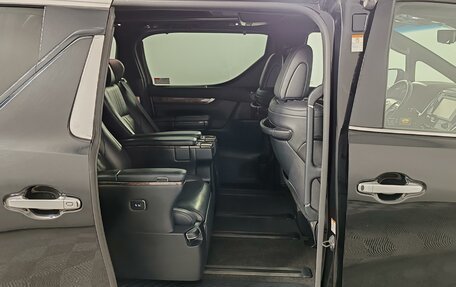 Toyota Alphard III, 2019 год, 5 450 000 рублей, 21 фотография
