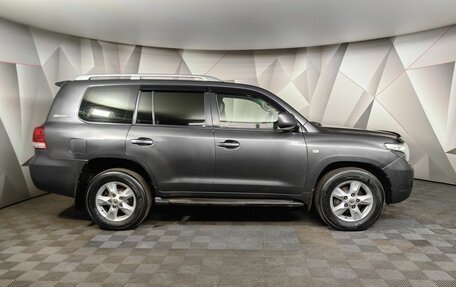 Toyota Land Cruiser 200, 2011 год, 2 643 000 рублей, 6 фотография