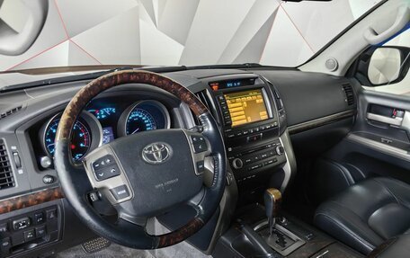 Toyota Land Cruiser 200, 2011 год, 2 643 000 рублей, 14 фотография