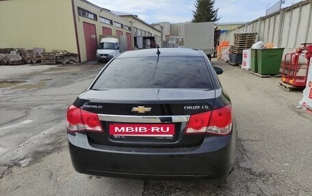 Chevrolet Cruze II, 2011 год, 590 000 рублей, 3 фотография
