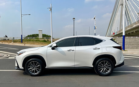 Lexus NX, 2022 год, 3 999 000 рублей, 8 фотография