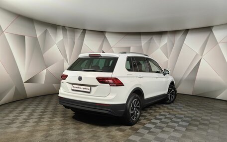 Volkswagen Tiguan II, 2018 год, 2 115 000 рублей, 2 фотография