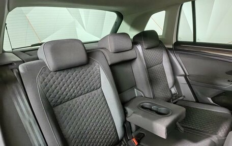 Volkswagen Tiguan II, 2018 год, 2 115 000 рублей, 13 фотография