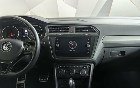 Volkswagen Tiguan II, 2018 год, 2 115 000 рублей, 11 фотография