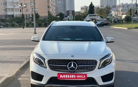 Mercedes-Benz GLA, 2015 год, 2 340 000 рублей, 2 фотография