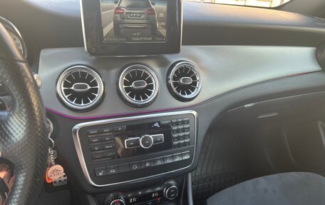 Mercedes-Benz GLA, 2015 год, 2 340 000 рублей, 14 фотография
