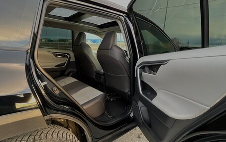 Toyota RAV4, 2022 год, 4 500 000 рублей, 8 фотография