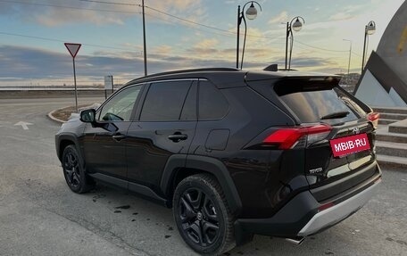 Toyota RAV4, 2022 год, 4 500 000 рублей, 5 фотография