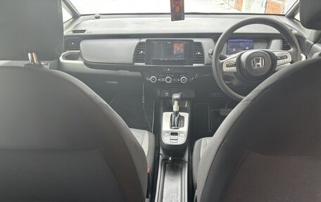 Honda Fit, 2020 год, 1 100 000 рублей, 3 фотография