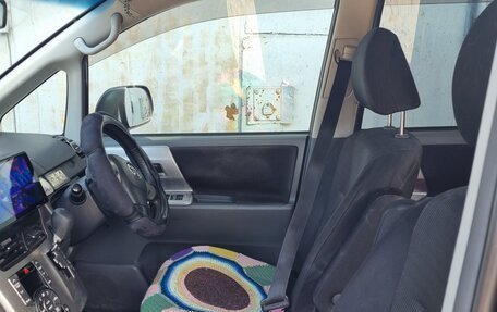 Toyota Voxy II, 2007 год, 1 340 000 рублей, 12 фотография