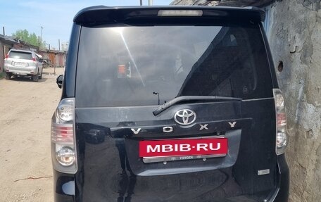 Toyota Voxy II, 2007 год, 1 340 000 рублей, 2 фотография
