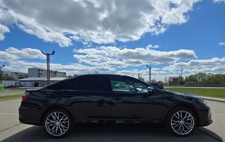 Toyota Camry, 2017 год, 2 700 000 рублей, 2 фотография
