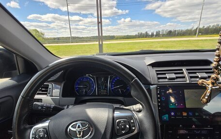 Toyota Camry, 2017 год, 2 700 000 рублей, 5 фотография