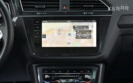 Volkswagen Tiguan II, 2023 год, 3 400 000 рублей, 14 фотография