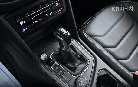 Volkswagen Tiguan II, 2023 год, 3 400 000 рублей, 9 фотография
