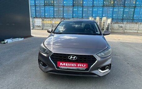 Hyundai Solaris II рестайлинг, 2017 год, 950 000 рублей, 2 фотография