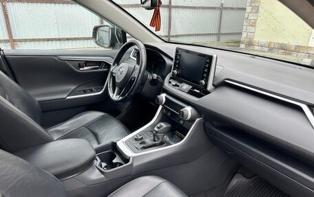 Toyota RAV4, 2019 год, 2 560 000 рублей, 3 фотография