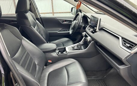 Toyota RAV4, 2019 год, 2 560 000 рублей, 4 фотография