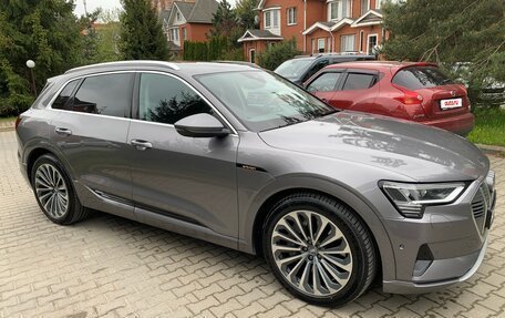 Audi e-tron I, 2019 год, 4 500 000 рублей, 7 фотография
