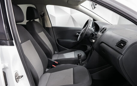 Volkswagen Polo VI (EU Market), 2015 год, 725 000 рублей, 11 фотография