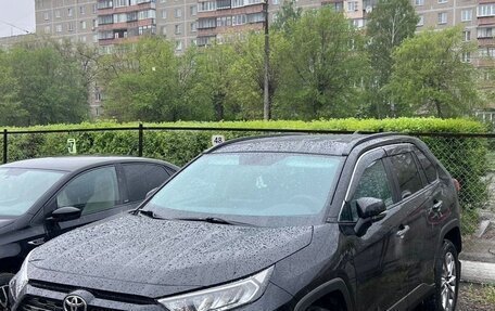 Toyota RAV4, 2019 год, 4 000 000 рублей, 12 фотография