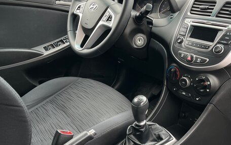 Hyundai Solaris II рестайлинг, 2015 год, 920 000 рублей, 7 фотография