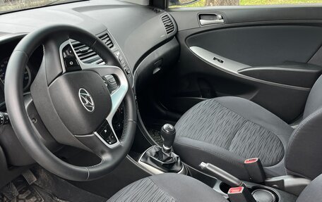 Hyundai Solaris II рестайлинг, 2015 год, 920 000 рублей, 11 фотография