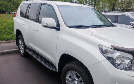 Toyota Land Cruiser Prado 150 рестайлинг 2, 2011 год, 2 500 000 рублей, 2 фотография