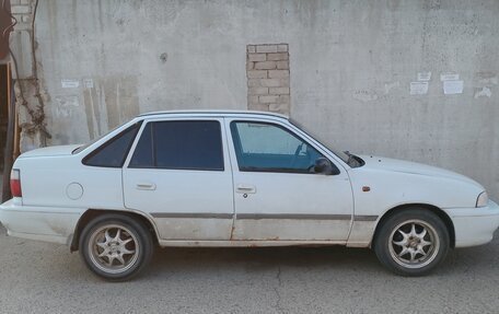 Daewoo Nexia I рестайлинг, 2002 год, 130 000 рублей, 3 фотография
