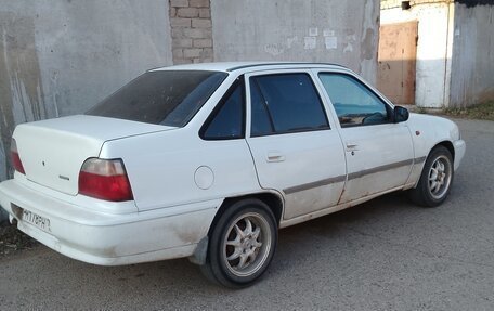 Daewoo Nexia I рестайлинг, 2002 год, 130 000 рублей, 4 фотография