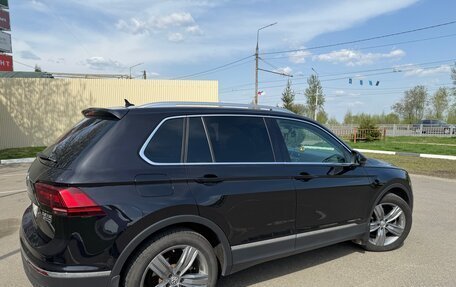 Volkswagen Tiguan II, 2017 год, 2 400 000 рублей, 2 фотография