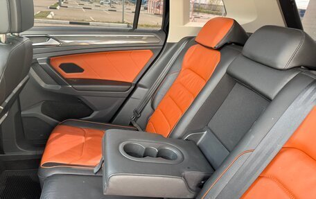Volkswagen Tiguan II, 2017 год, 2 400 000 рублей, 14 фотография