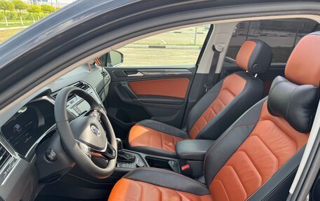 Volkswagen Tiguan II, 2017 год, 2 400 000 рублей, 11 фотография