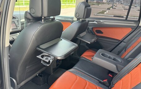 Volkswagen Tiguan II, 2017 год, 2 400 000 рублей, 13 фотография