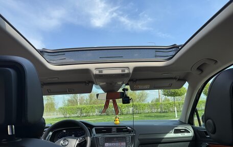 Volkswagen Tiguan II, 2017 год, 2 400 000 рублей, 15 фотография