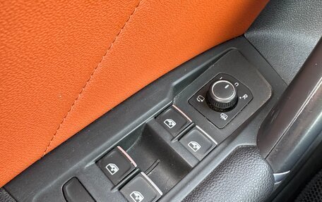 Volkswagen Tiguan II, 2017 год, 2 400 000 рублей, 25 фотография