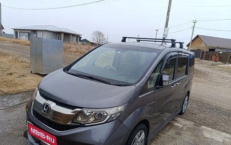Honda Stepwgn IV, 2016 год, 1 850 000 рублей, 3 фотография