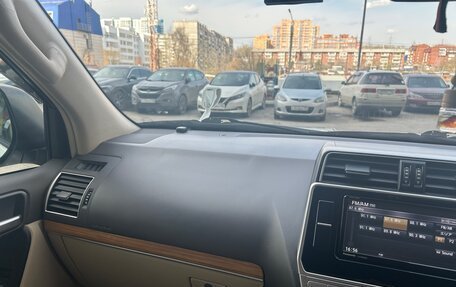 Toyota Land Cruiser Prado 150 рестайлинг 2, 2019 год, 5 300 000 рублей, 8 фотография